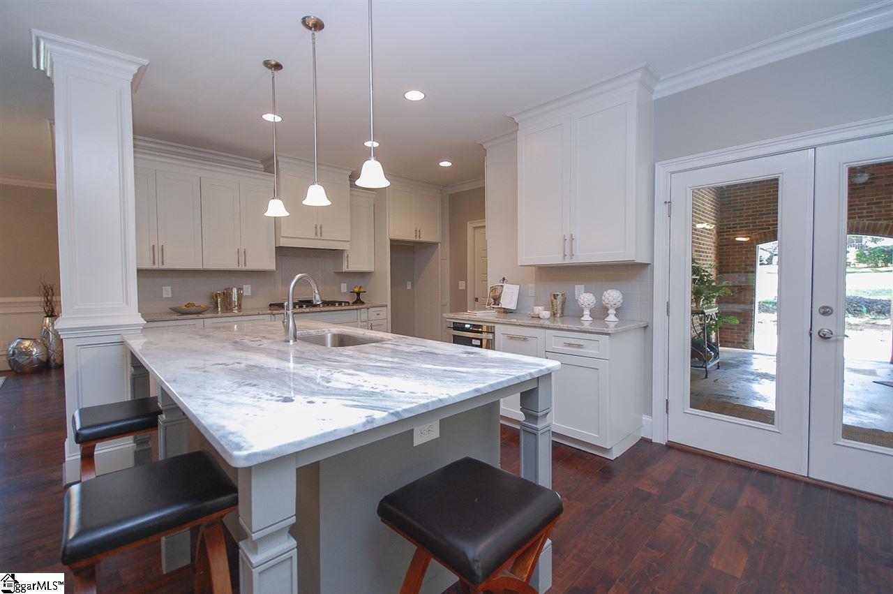 1622 Cleveland Street Greenville, SC 29607 - Photo 10 of 32