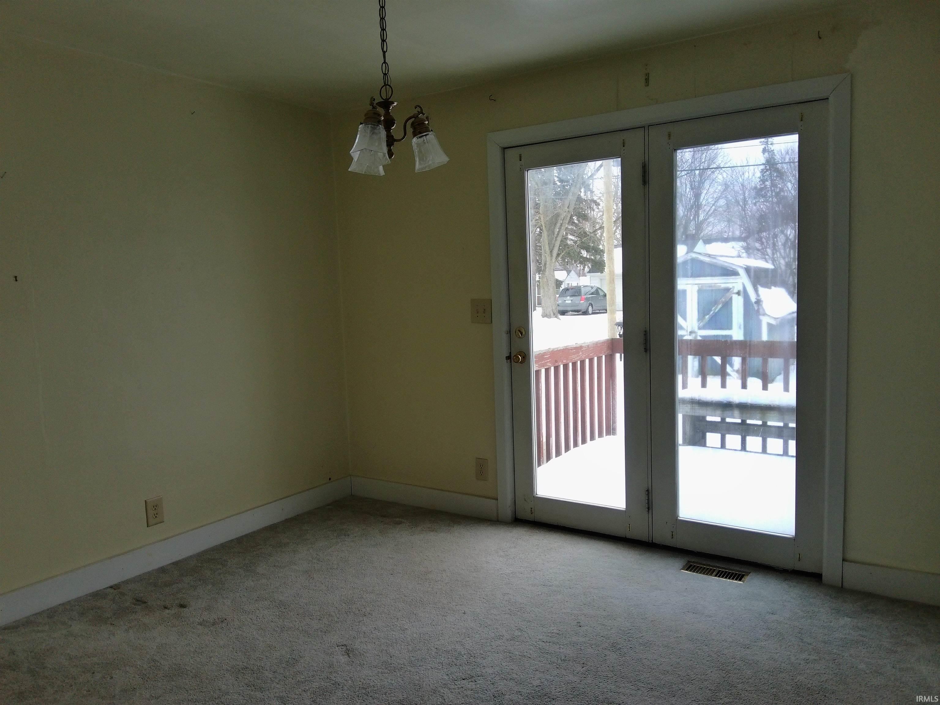 955 East 9th Street Rochester, IN 46975 - Photo 9 of 15