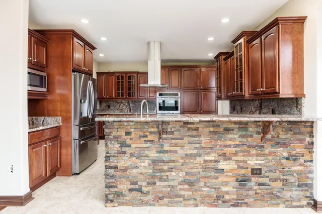 $699,999 | 9259 Hayrack Trail, Stillman Valley, IL 61084