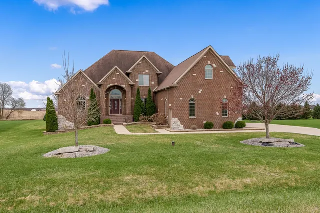 $699,999 | 9259 Hayrack Trail, Stillman Valley, IL 61084