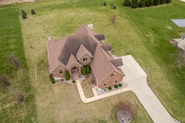 $699,999 | 9259 Hayrack Trail, Stillman Valley, IL 61084