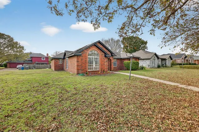 $325,000 | 607 Rawlins Drive, Lancaster, TX 75146