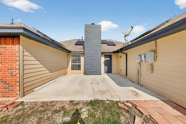 $325,000 | 607 Rawlins Drive, Lancaster, TX 75146