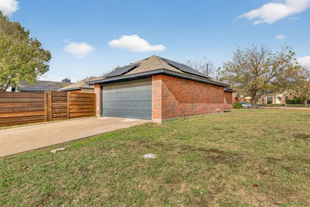 $325,000 | 607 Rawlins Drive, Lancaster, TX 75146
