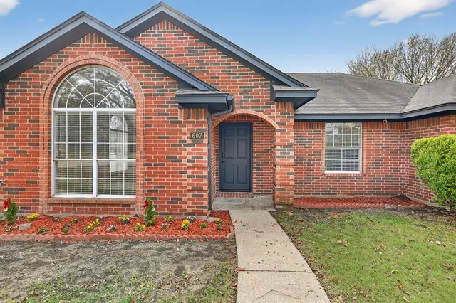 $325,000 | 607 Rawlins Drive, Lancaster, TX 75146