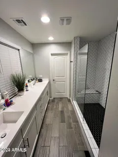 $2,575 | 13820 North 7th Way, Phoenix, AZ 85022