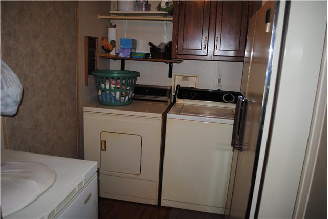 1324 Rock Springs Road Bethpage, TN 37022 - Photo 8 of 20 Large Laundry Room