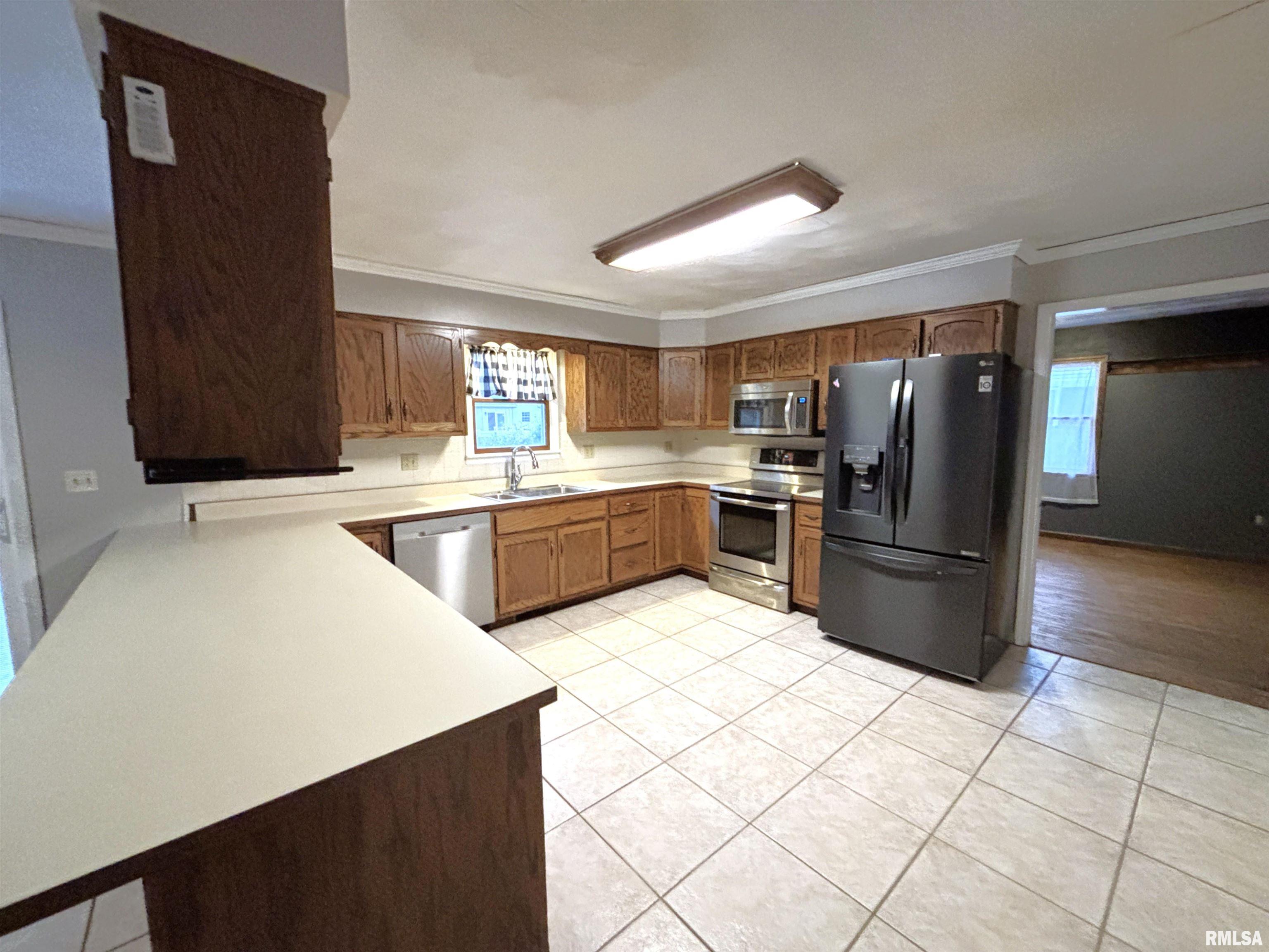 3120 Red Bud Lane Springfield, IL 62712 - Photo 3 of 10 Gallery Image 3