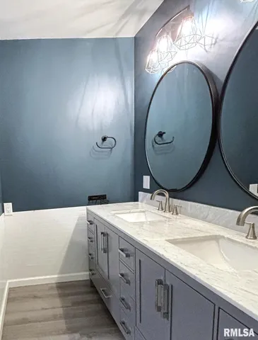 $274,900 | 3120 Red Bud Lane, Springfield, IL 62712