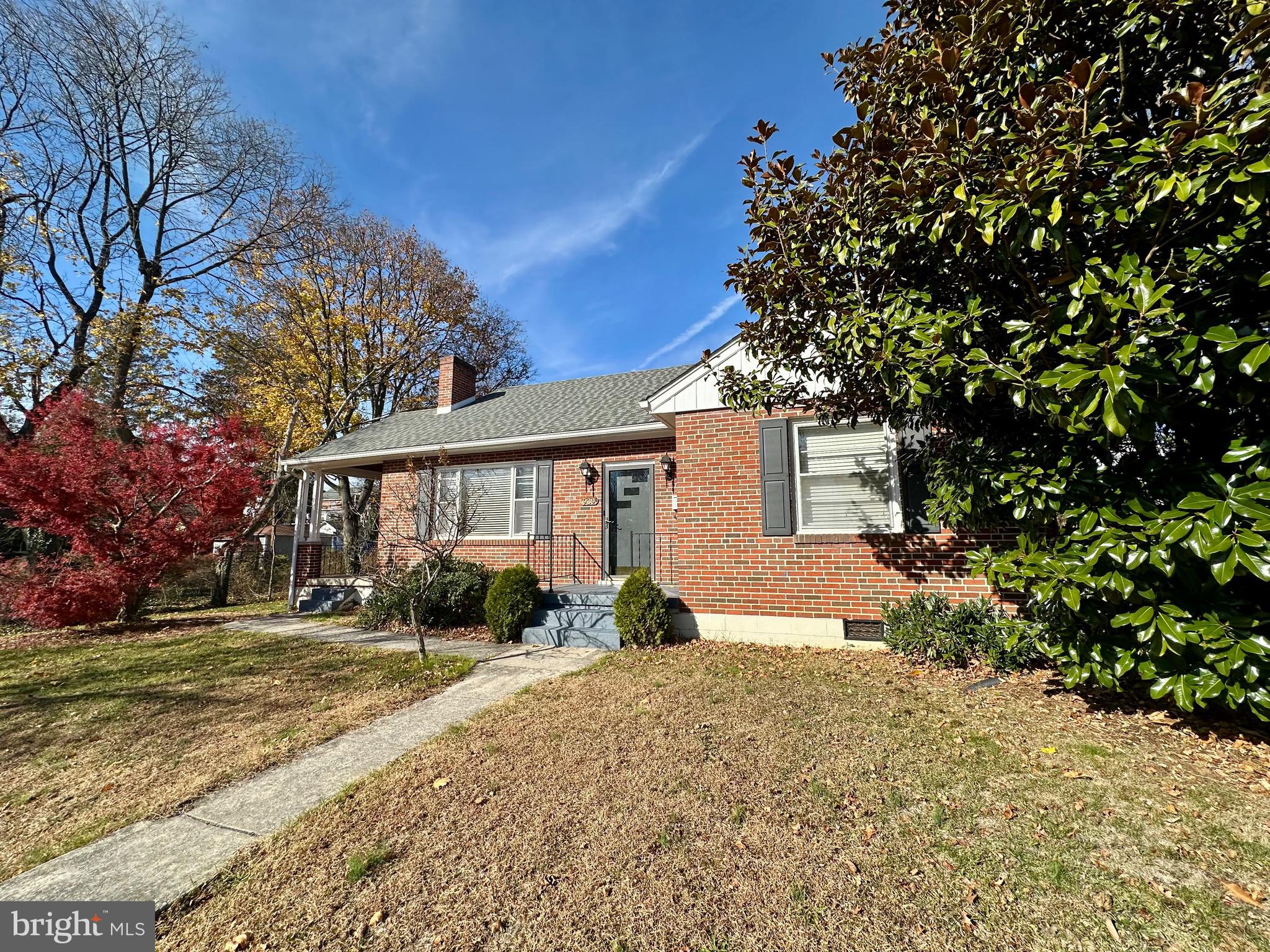 939 View Street Hagerstown, MD 21742 - Photo 2 of 24 a front view of a house with a yard and garage