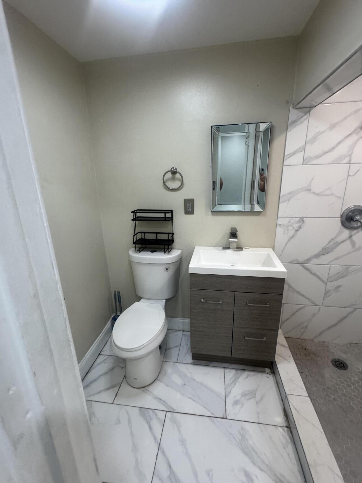 2793 Shawnee Road, Unit B West Palm Beach, FL 33406 - Photo 10 of 12 IMG_2942
