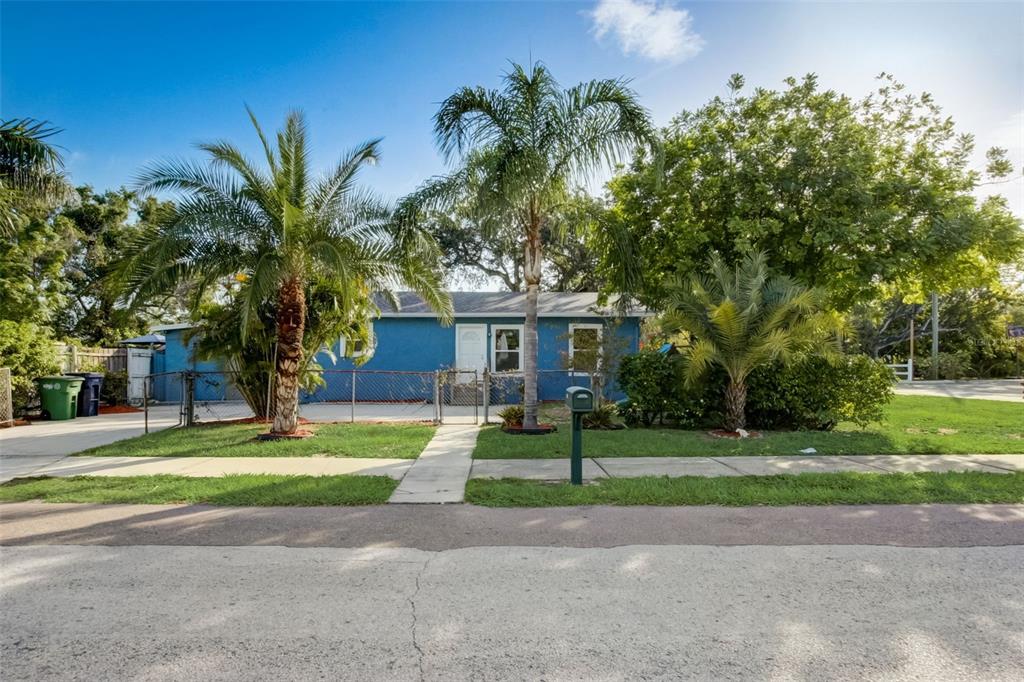 4301 North Coolidge Ave