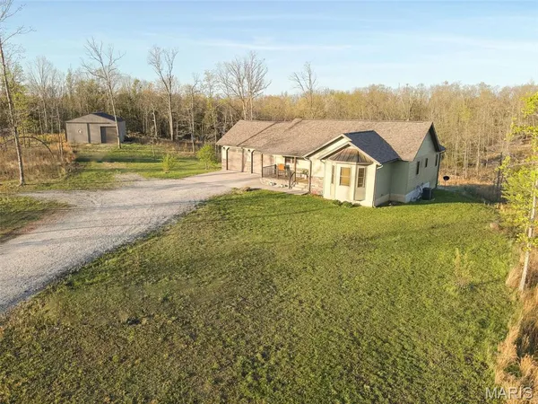 $399,900 | 1278 Fox Cir Drive, Mountain View, MO 65548