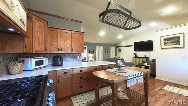 $399,900 | 1278 Fox Cir Drive, Mountain View, MO 65548