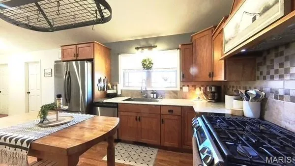 $399,900 | 1278 Fox Cir Drive, Mountain View, MO 65548