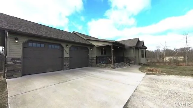 $399,900 | 1278 Fox Cir Drive, Mountain View, MO 65548