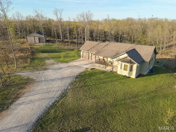 $399,900 | 1278 Fox Cir Drive, Mountain View, MO 65548