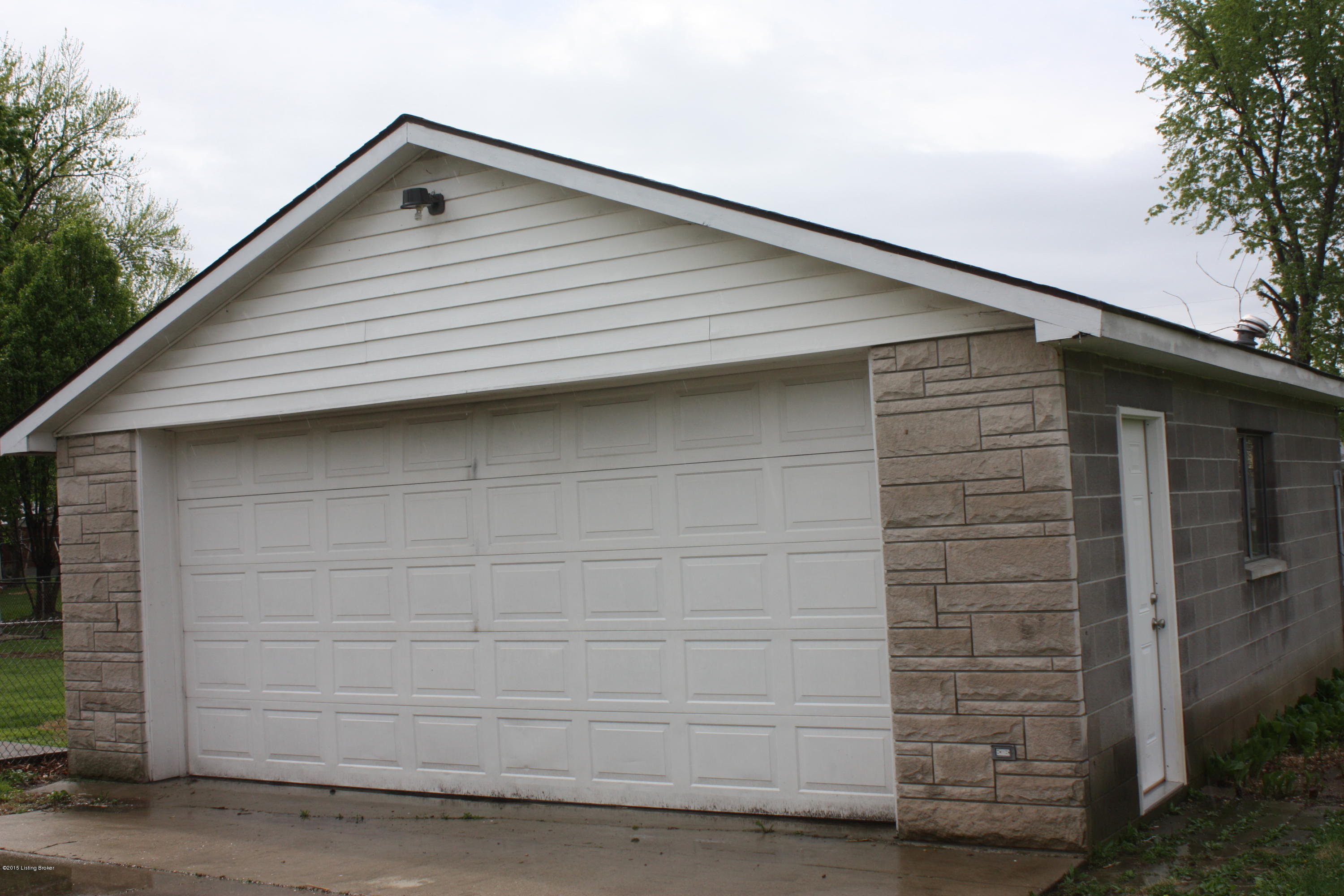 11519 Deering Road Louisville, KY 40272 - Photo 16 of 30 pic16