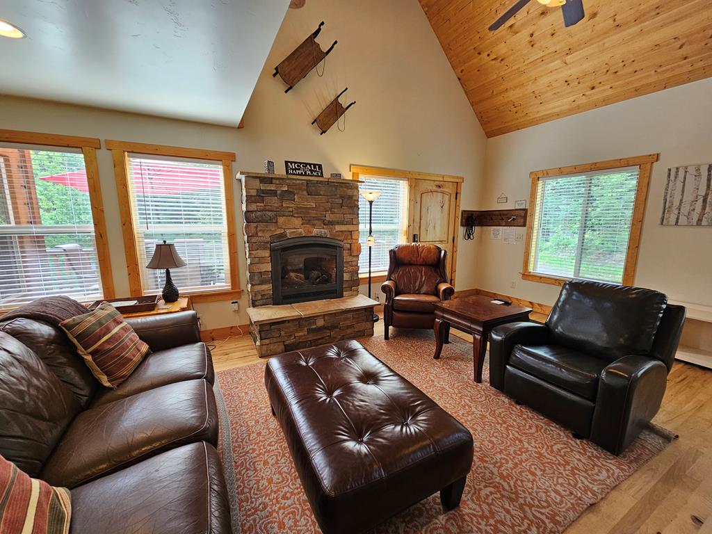 1719 Crescent Drive McCall, ID 83638 - Photo 8 of 36