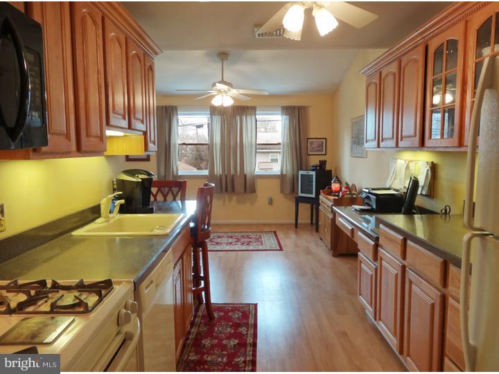 333 Chelsea Road Fairless Hills, PA 19030 - Photo 5 of 18 Kitchen