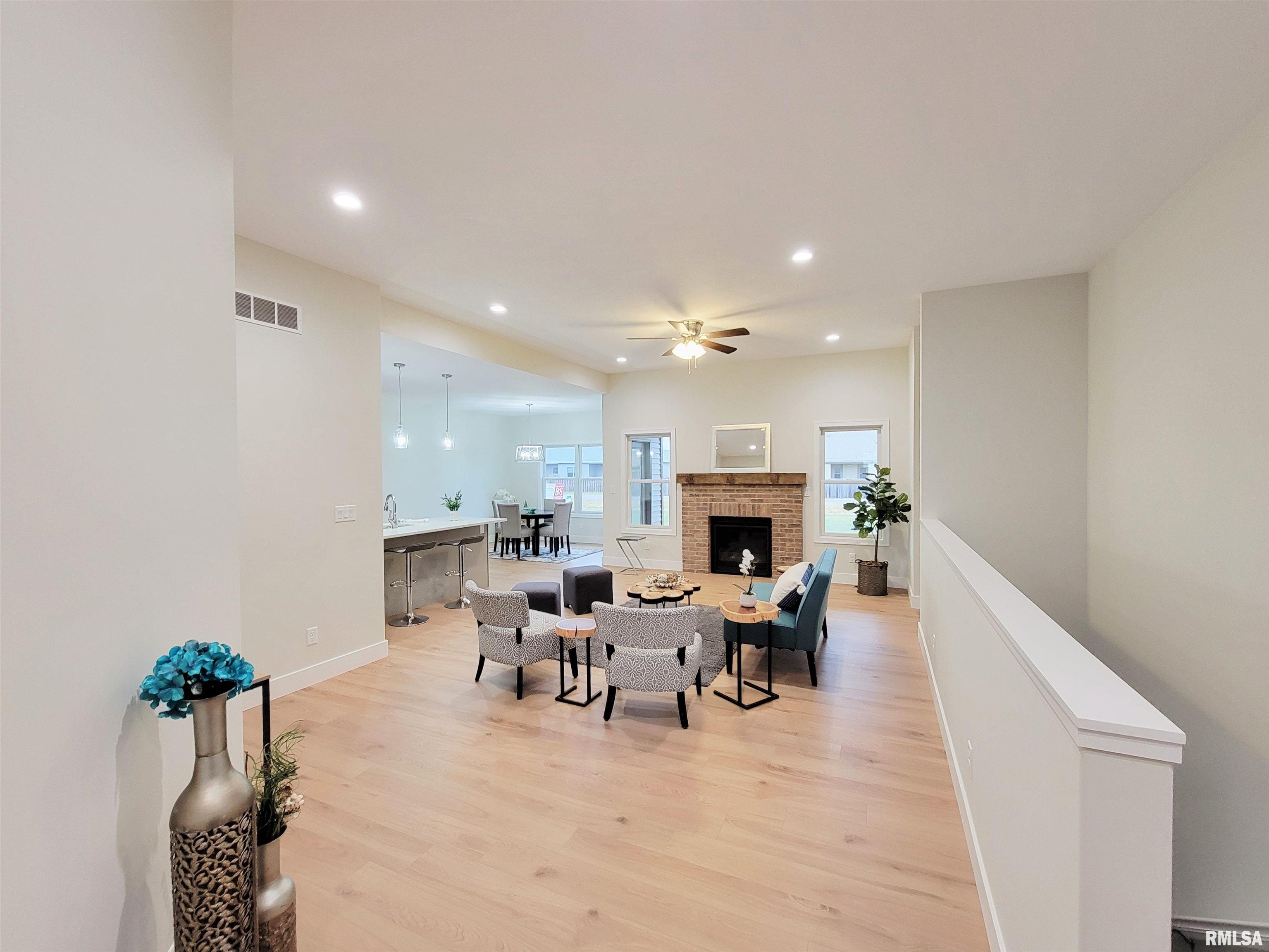 4615 Eugene Court Springfield, IL 62711 - Photo 3 of 18 Gallery Image 3