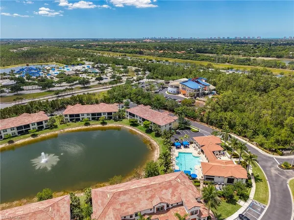 $2,100 | 15098 Palmer Lake Circle, Unit 205, Naples, FL 34109