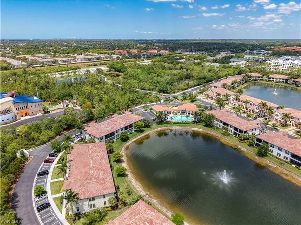 $2,100 | 15098 Palmer Lake Circle, Unit 205, Naples, FL 34109
