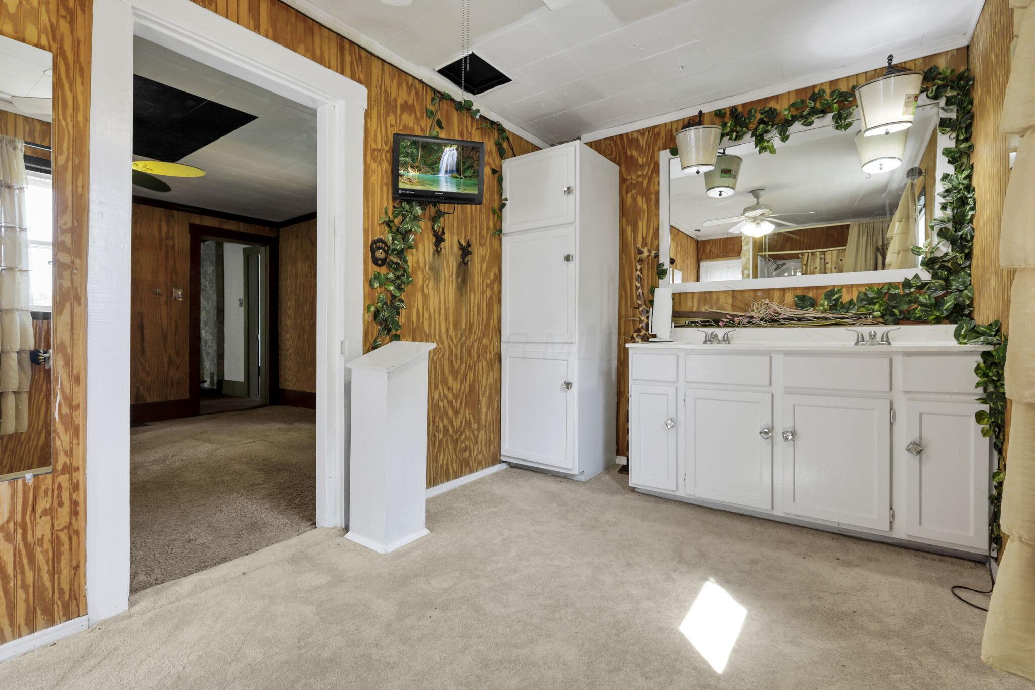 27380 Miller Road Rockbridge, OH 43149 - Photo 32 of 38