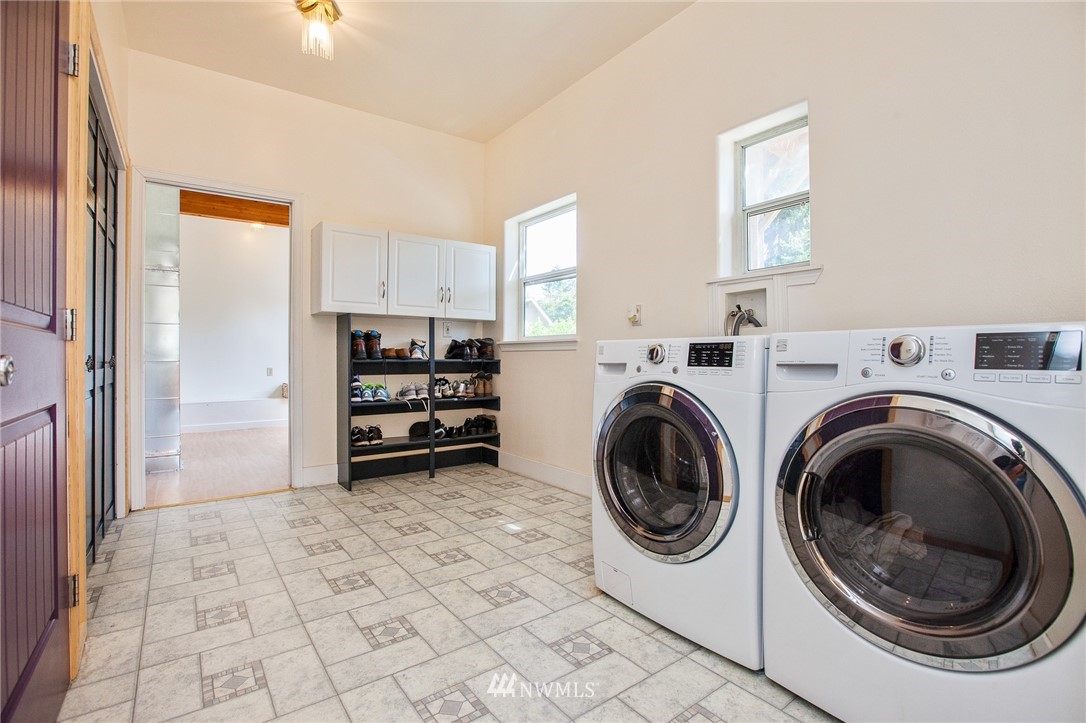 1920 Northeast Paulson Road Poulsbo, WA 98370 - Photo 11 of 39 Gallery Image 11