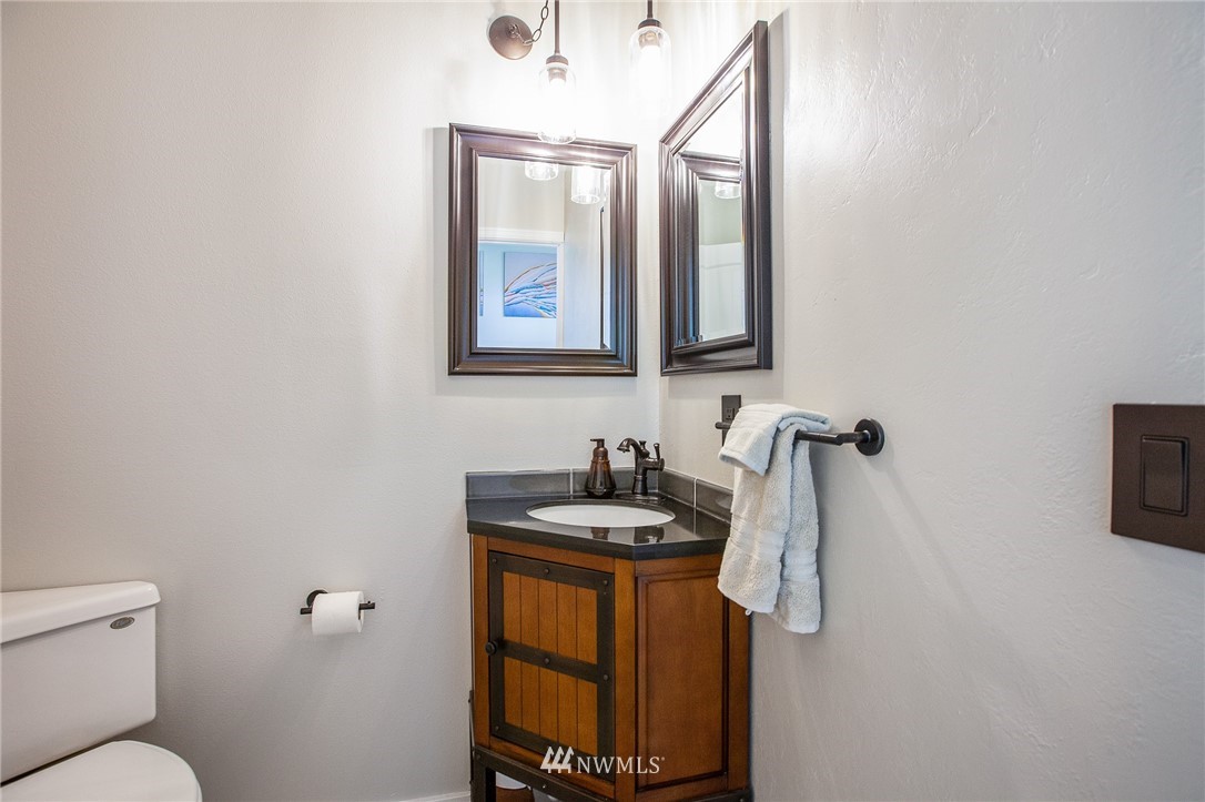 1920 Northeast Paulson Road Poulsbo, WA 98370 - Photo 16 of 39 Gallery Image 16