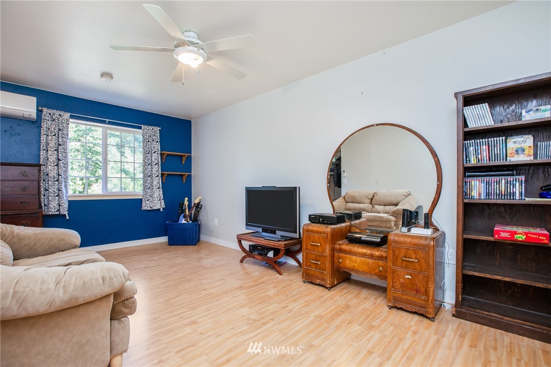 1920 Northeast Paulson Road Poulsbo, WA 98370 - Photo 19 of 39 Gallery Image 19