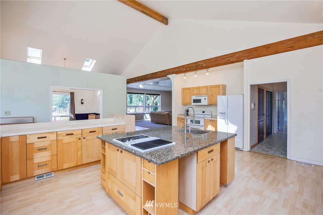 1920 Northeast Paulson Road Poulsbo, WA 98370 - Photo 8 of 39 Gallery Image 8