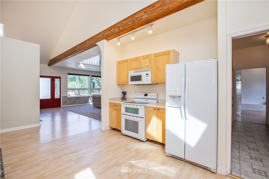 1920 Northeast Paulson Road Poulsbo, WA 98370 - Photo 10 of 39 Gallery Image 10