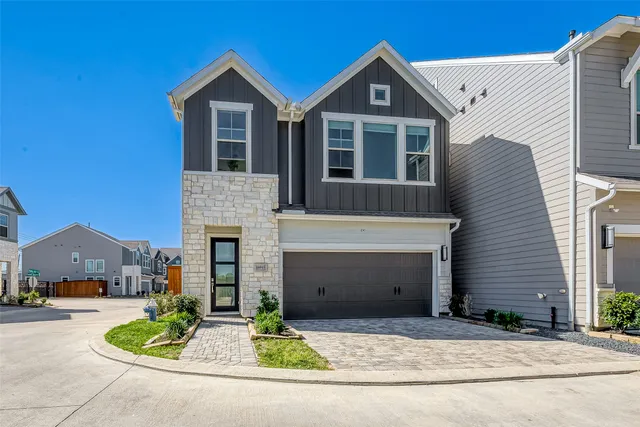 $3,300 | 10915 Brambling Wood Drive, Houston, TX 77043