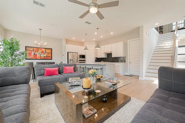 $3,300 | 10915 Brambling Wood Drive, Houston, TX 77043