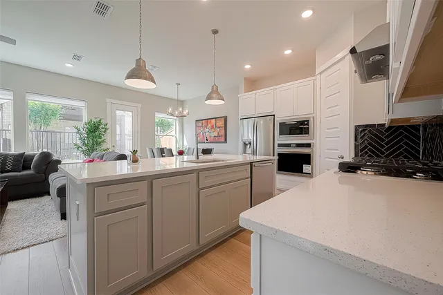 $3,300 | 10915 Brambling Wood Drive, Houston, TX 77043