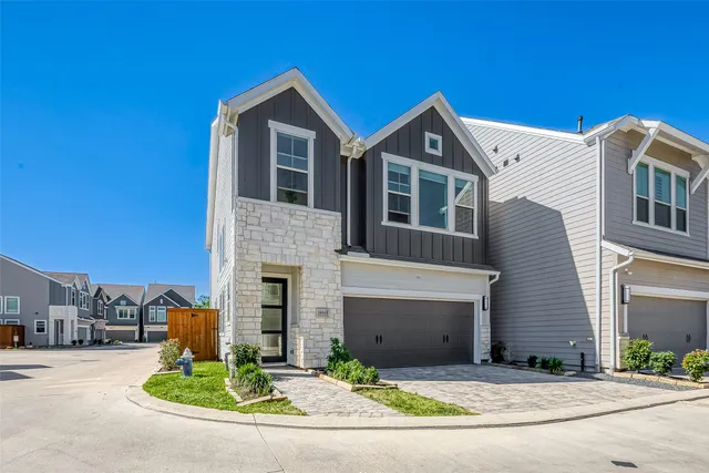 $3,300 | 10915 Brambling Wood Drive, Houston, TX 77043