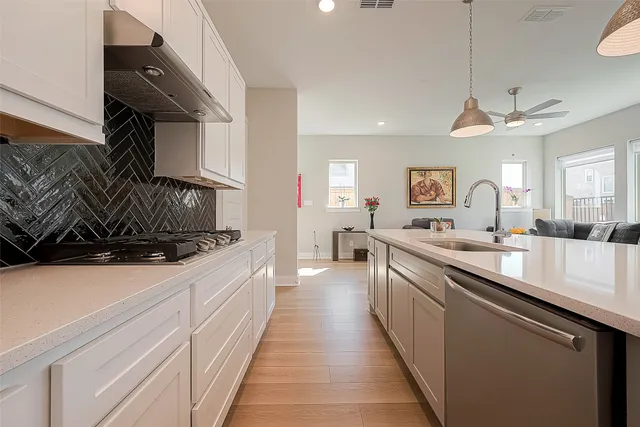 $3,300 | 10915 Brambling Wood Drive, Houston, TX 77043