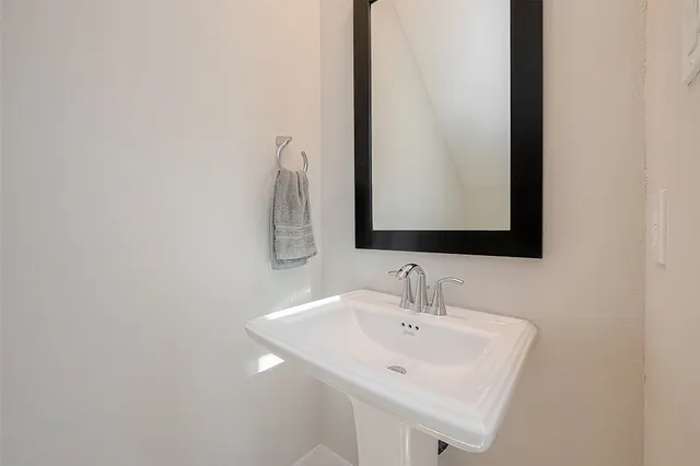 $3,300 | 10915 Brambling Wood Drive, Houston, TX 77043