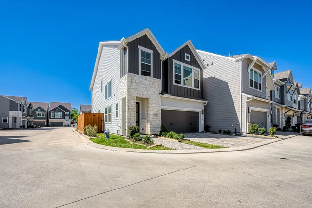 $3,300 | 10915 Brambling Wood Drive, Houston, TX 77043