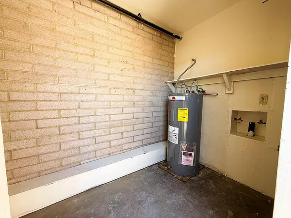 $1,195 | 4029 West Mesquite Lane, Phoenix, AZ 85019