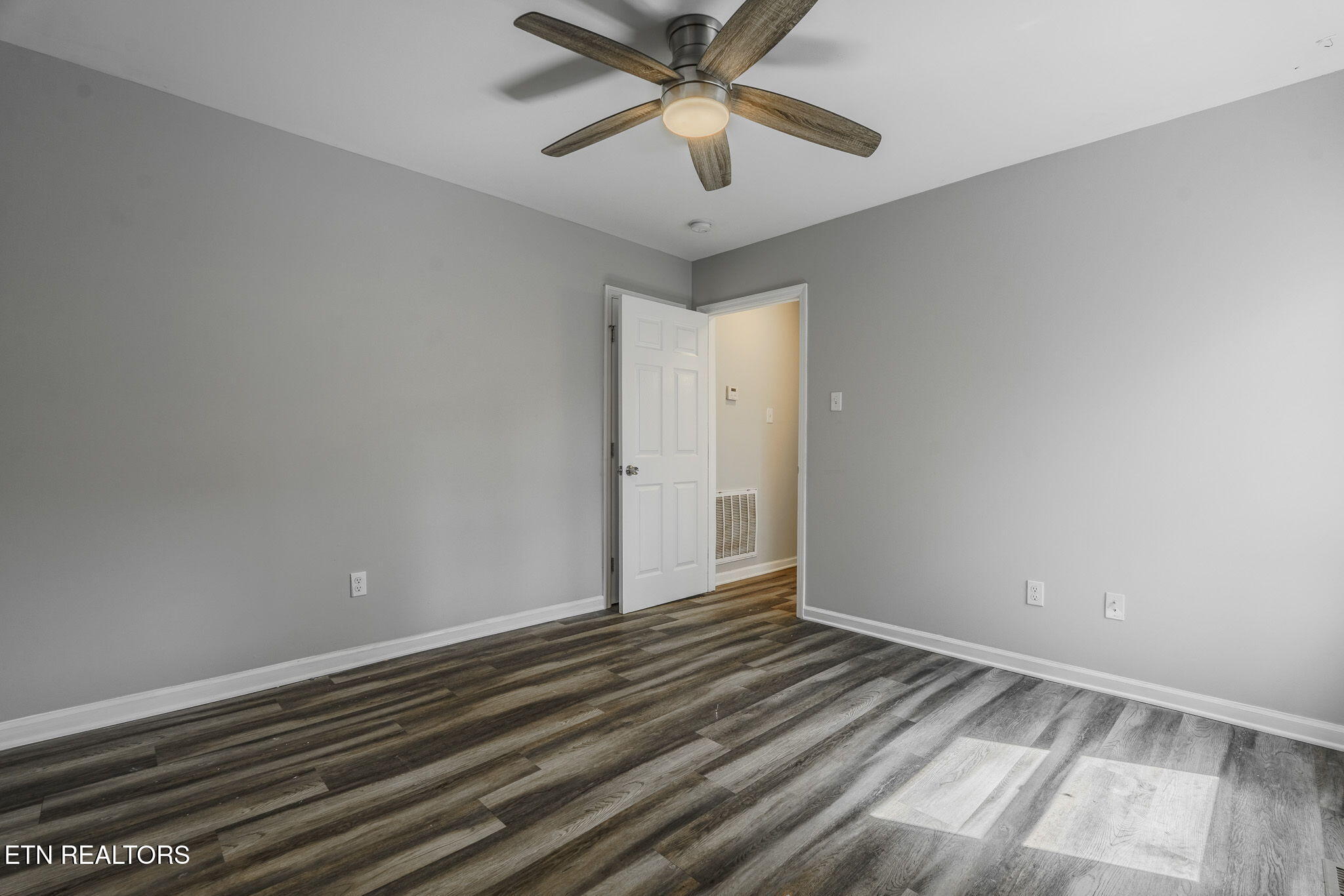 2328 Southside Road Knoxville, TN 37920 - Photo 15 of 26 11-web-or-mls-_DSC8780-HDR