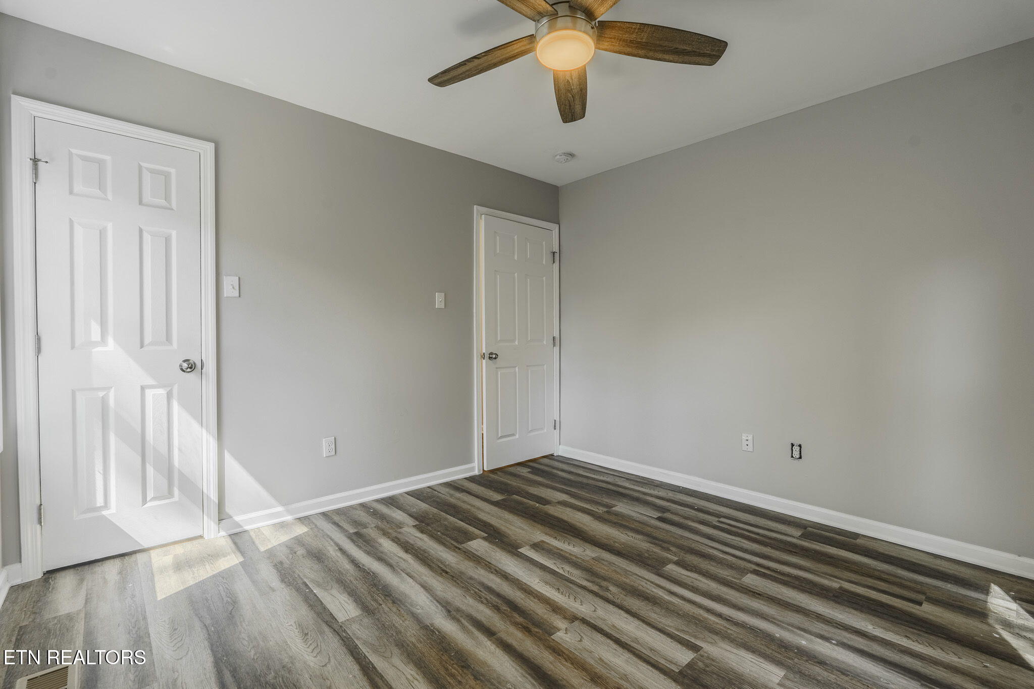 2328 Southside Road Knoxville, TN 37920 - Photo 19 of 26 15-web-or-mls-_DSC8820-HDR