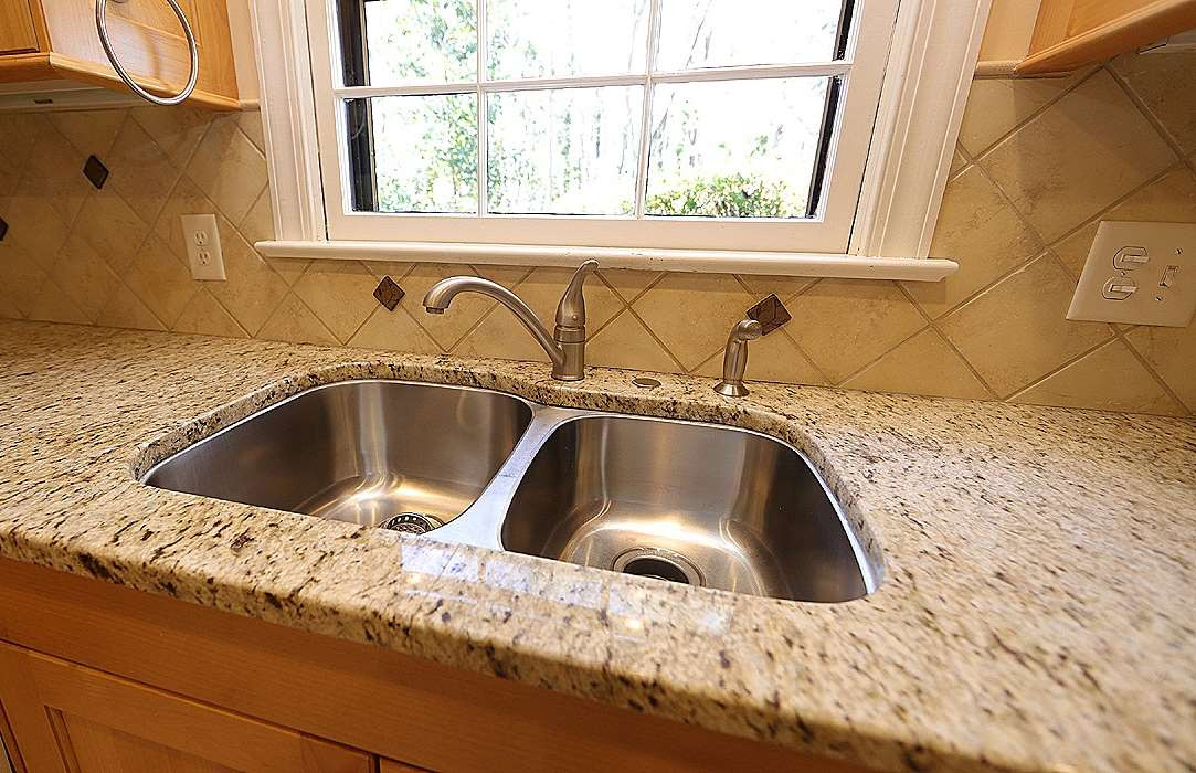 2905 Old Orchard Road Raleigh, NC 27607 - Photo 7 of 27 Photo 7