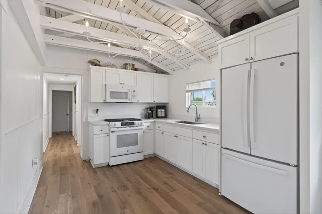 $1,585,000 | 4213 Carpinteria Avenue, Carpinteria, CA 93013