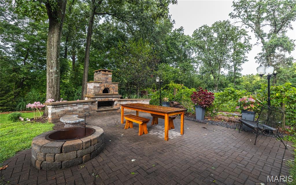 4769 South Hazel Road Edwardsville, IL 62025 - Photo 6 of 42 Gallery Image 6