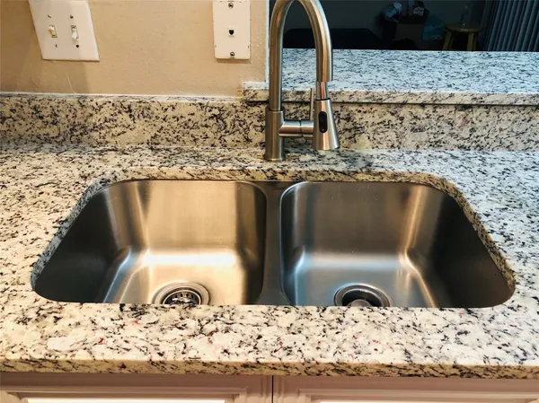 $1,200 | 6000 Shepherd Mountain Cove, Unit 1705, Austin, TX 78730