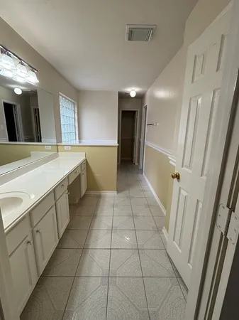 $2,200 | 903 Christopher, Baytown, TX 77521