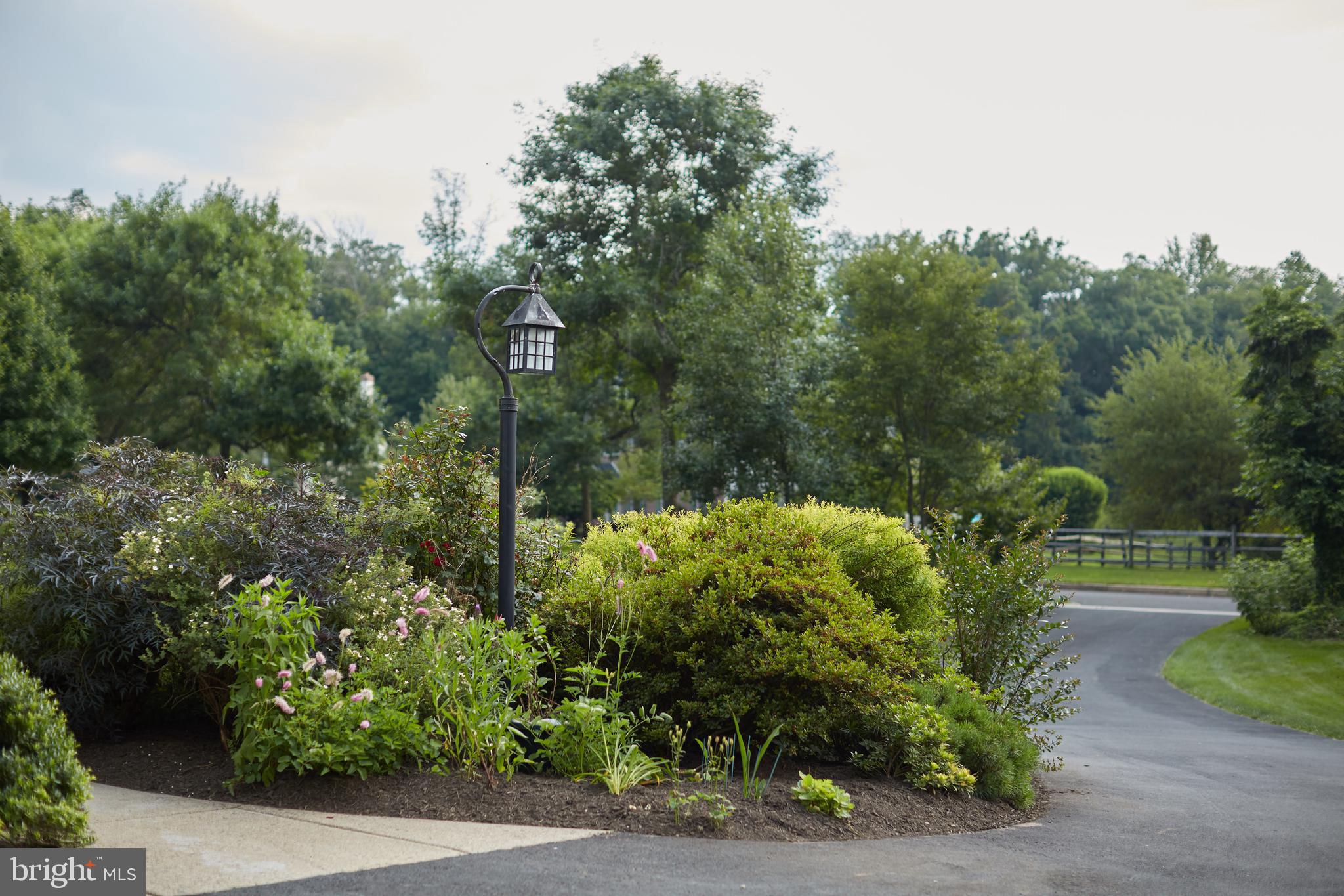 3545 Lakeview Circle Doylestown, PA 18902 - Photo 30 of 32 Driveway