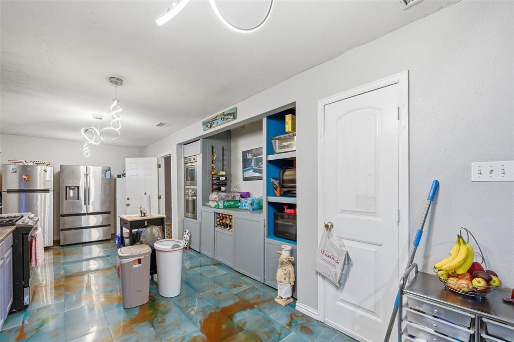 2010 Gross Road Dallas, TX 75228 - Photo 14 of 39